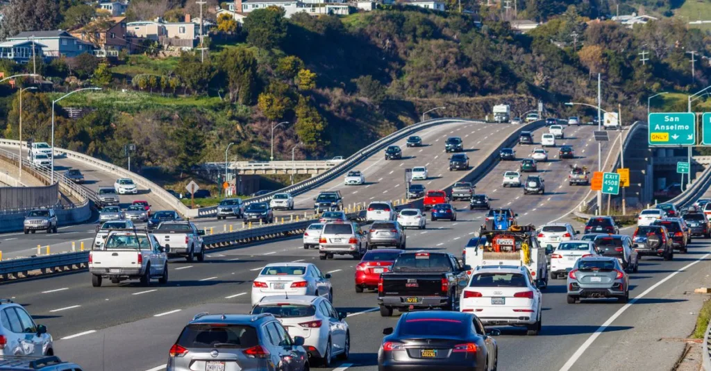 découvrez le carpooling, une solution économique et écologique pour partager vos trajets en voiture avec d'autres passagers.