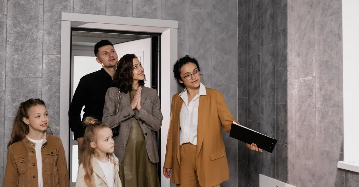 découvrez nos conseils et services dédiés aux acheteurs immobiliers pour trouver la maison de vos rêves en toute confiance.